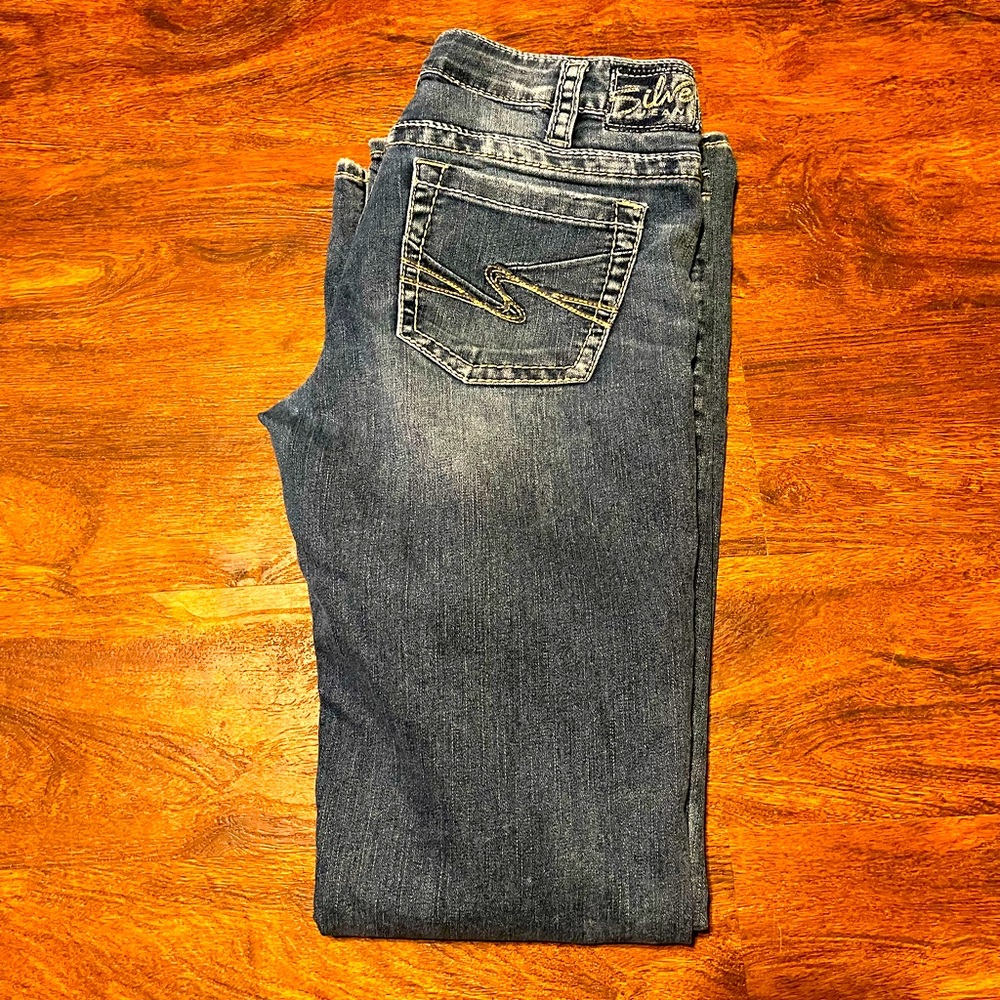 Silver jeans 30x33 (tag size)